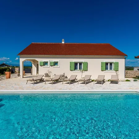 Villa Mariseta Heritage - With Pool And Jacuzzi New