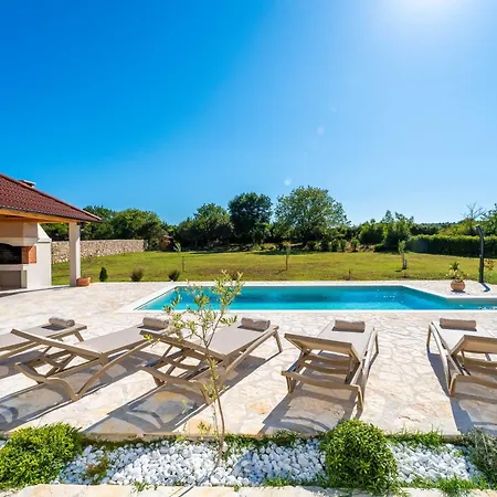 Mariseta Heritage - With Pool And Jacuzzi New *