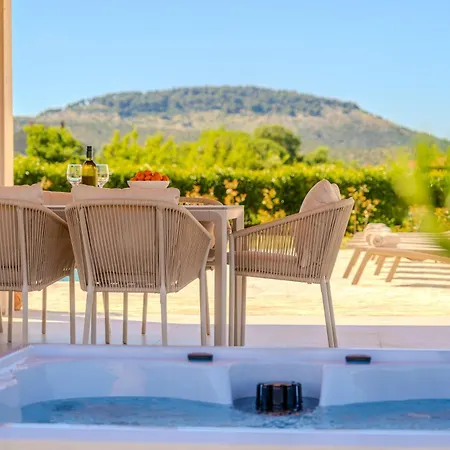 Villa Mariseta Heritage - With Pool And Jacuzzi New Donje Rastane