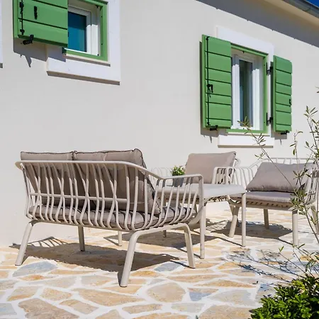 Mariseta Heritage - With Pool And Jacuzzi New Villa