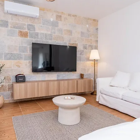Villa Mariseta Heritage - With Pool And Jacuzzi New