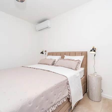 Villa Mariseta Heritage - With Pool And Jacuzzi New *