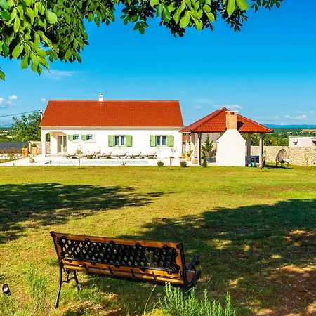 Mariseta Heritage - With Pool And Jacuzzi New Villa